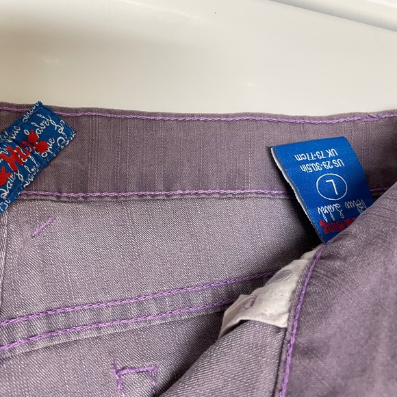 New junior shorts stretchable 29/30.5 size large - Picture 2 of 4